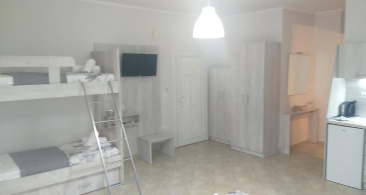 Ferienwohnung Studio Garden Nea Kallikrateia Exterior foto