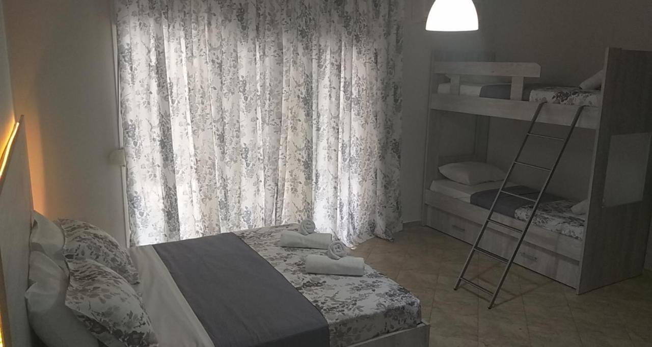 Ferienwohnung Studio Garden Nea Kallikrateia Exterior foto